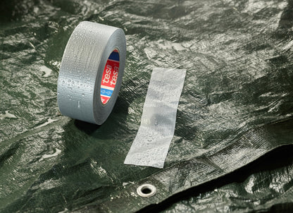 tesa® 60462 Heavy-duty duct tape - 30% recycled share - 60462-duct-silver-water-mood.jpg