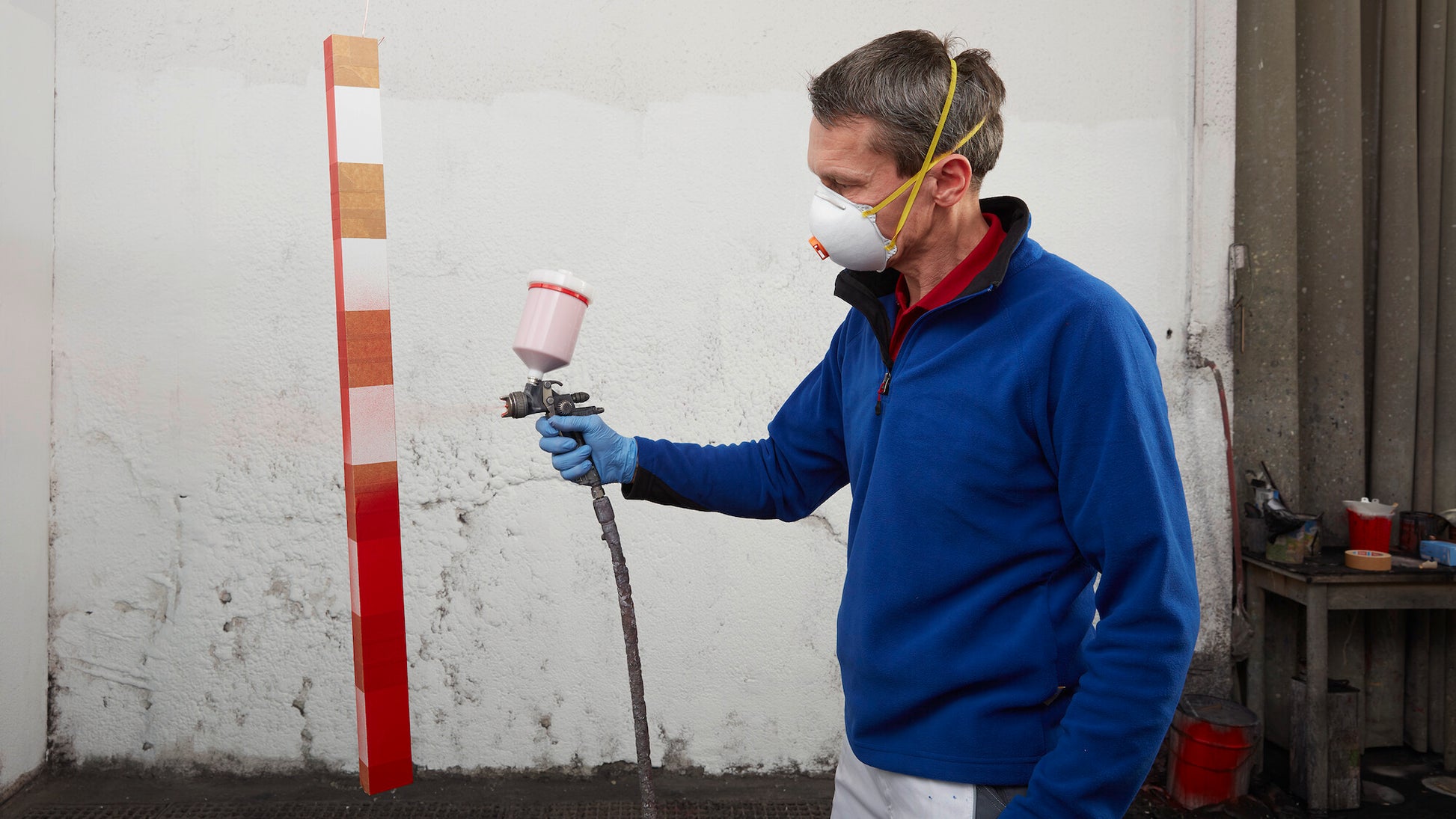 tesa® 4309 Temperature resistant masking tape for spray painting with subsequent oven-drying up to 120 °C - tesa-4309-masking-tape-for-paint-spraying-01-ap.jpg