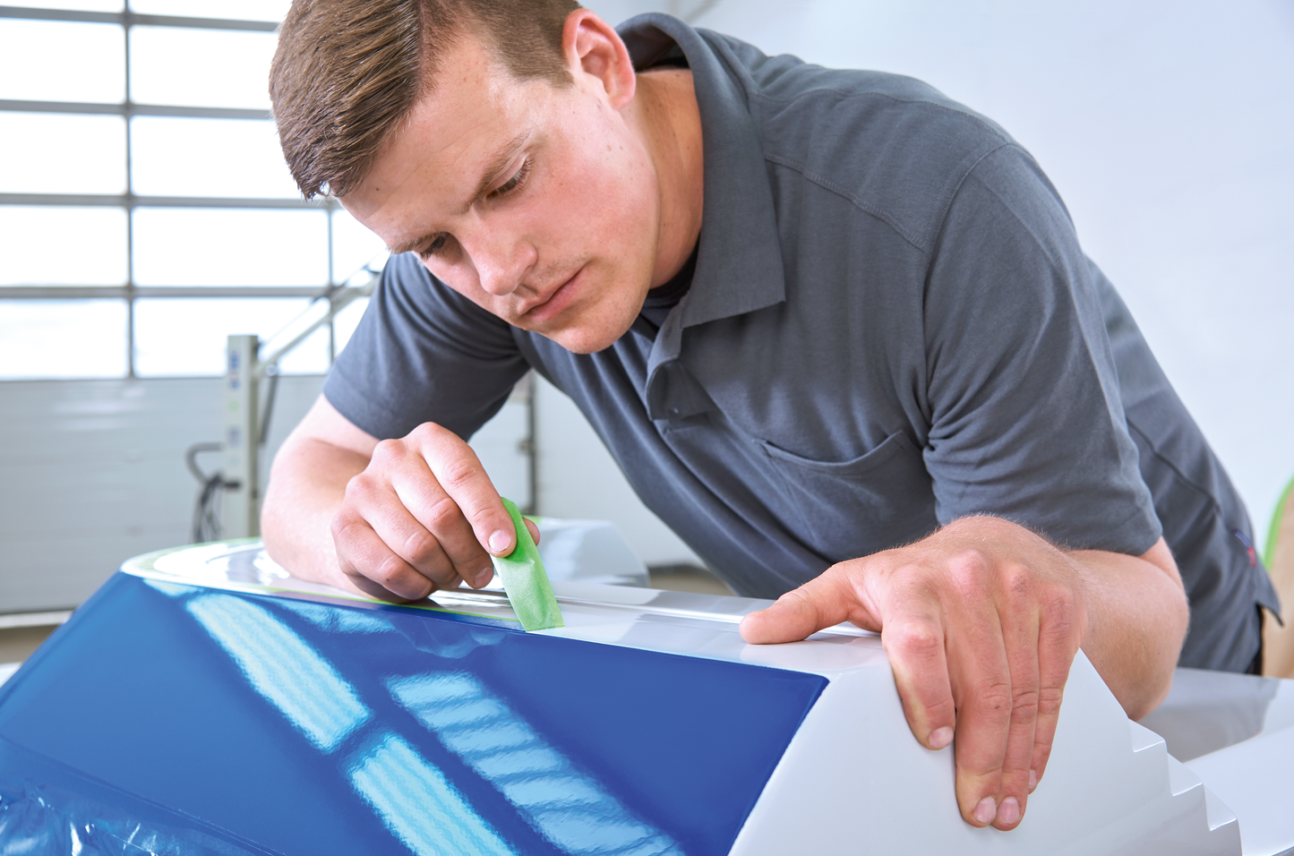 tesa® 4338PV1 High Adhesion Masking Tape up to 120 °C - tesa-4338-high-performance-masking-grade-paint-edge-9-app.png