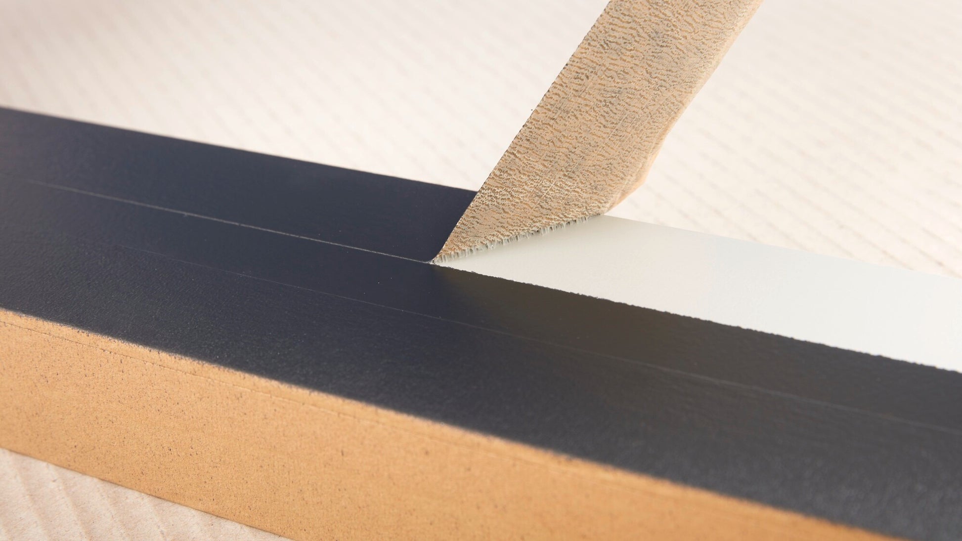 tesa® 4341 High Temperature-resistant Masking Tape for Paint-spraying with Subsequent Oven-drying up to 140 °C - tesa-4341-high-temperature-masking-tape-step5of6-ap.jpg