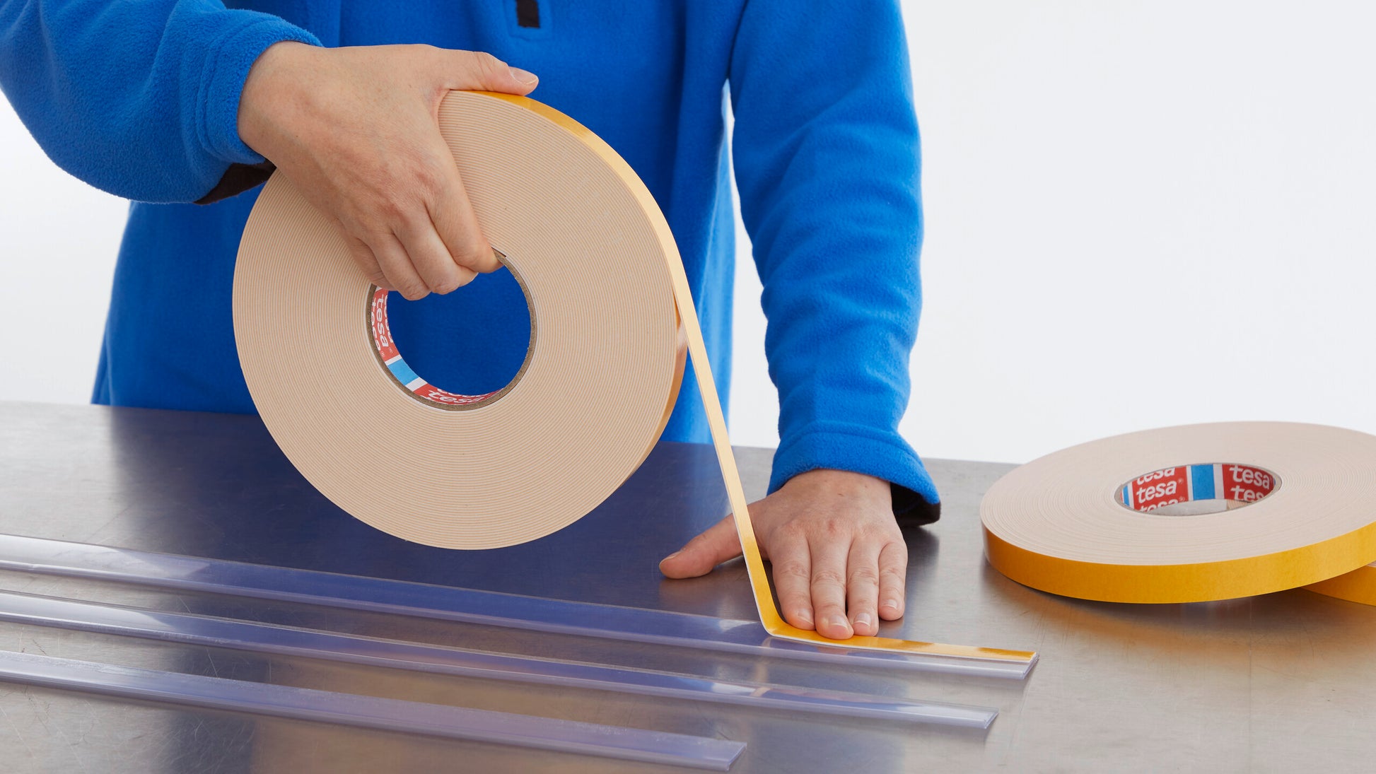tesa® 4957I 1100 µm double-sided PE foam  tape - tesa-4957-double-sided-pe-foam-tape-step1of3.jpg