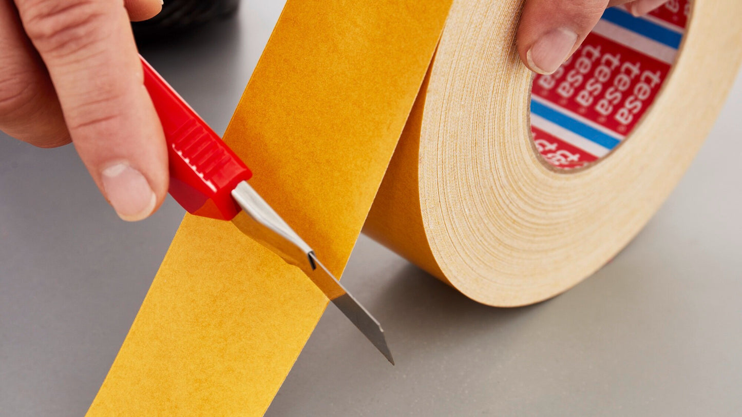 tesa® 4964 Double-sided tape with fabric backing - tesa-4964-double-sided-tape-with-fabric-backing-step3of7-ap.jpg