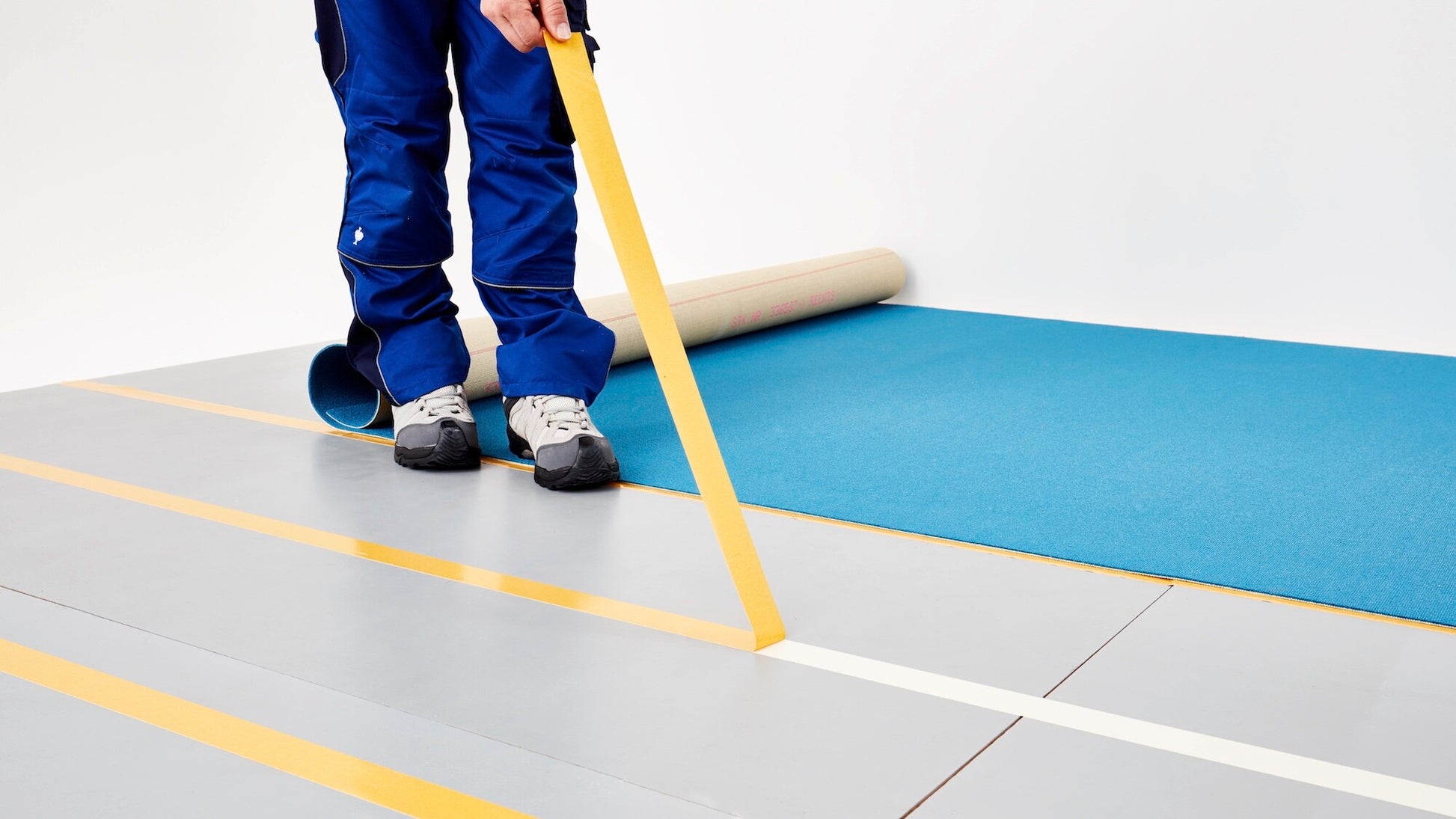 tesa® 4964 Double-sided tape with fabric backing - tesa-4964-double-sided-tape-with-fabric-backing-step7of7-ap.jpg