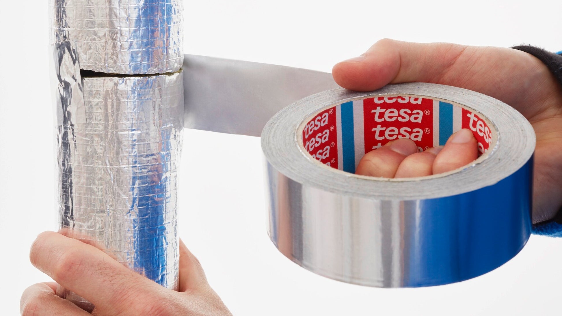 tesa® 60670 Robust aluminum tape - 75µ foil - tesa-60630-60650-60670-conformable-aluminum-tape-step3of5-ap.jpg