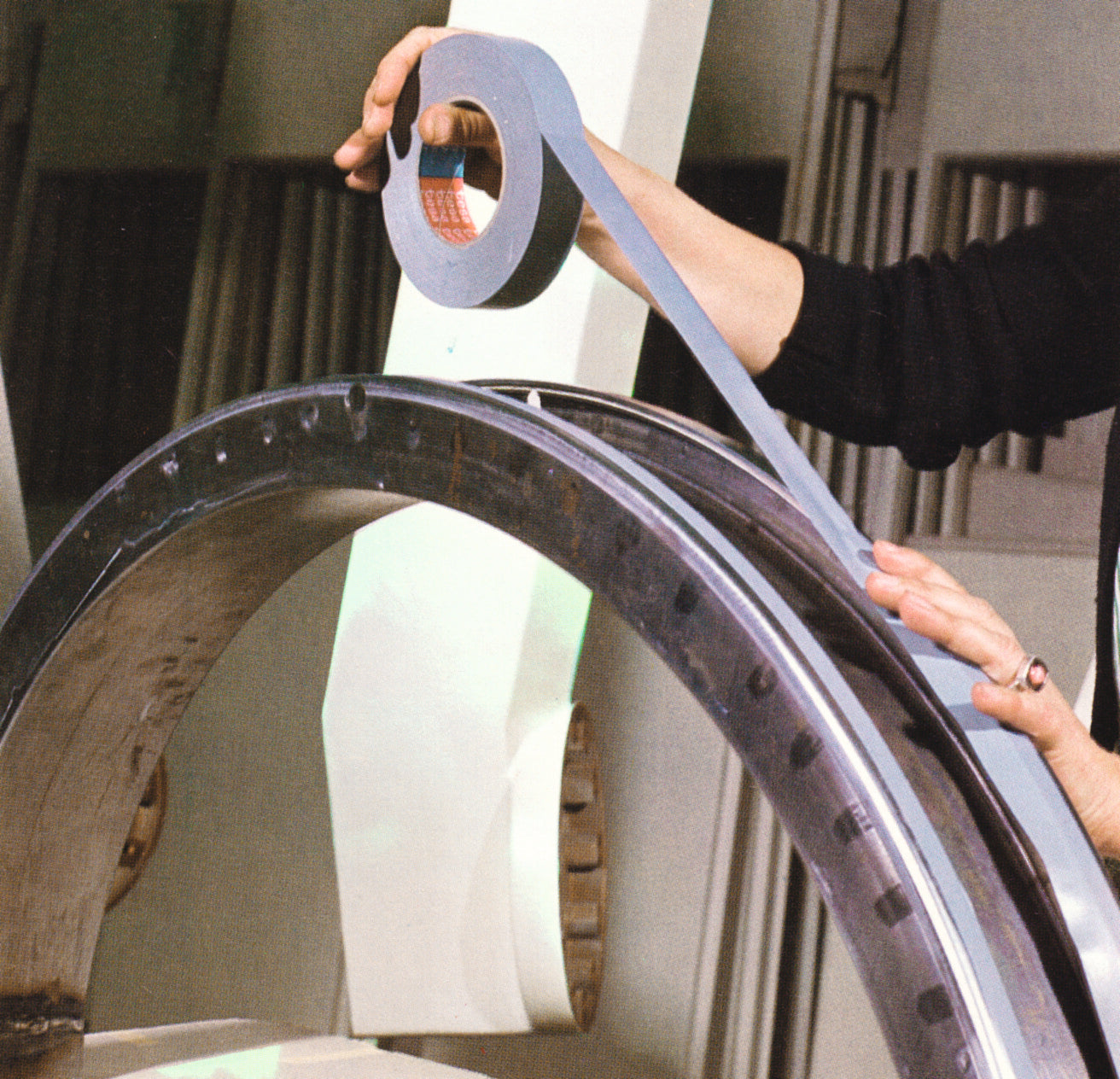 tesa® 4657 290 µm single-sided cloth tape for high temperature masking - tesa 04657 ap 001.jpg