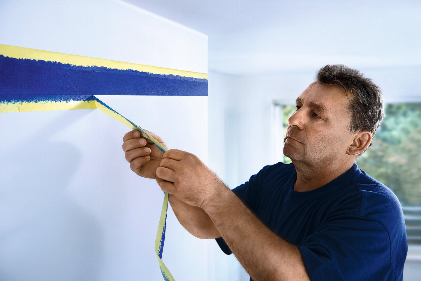 tesa® 4334  - tesa professional masking 4334 step 3of3 ap.jpg